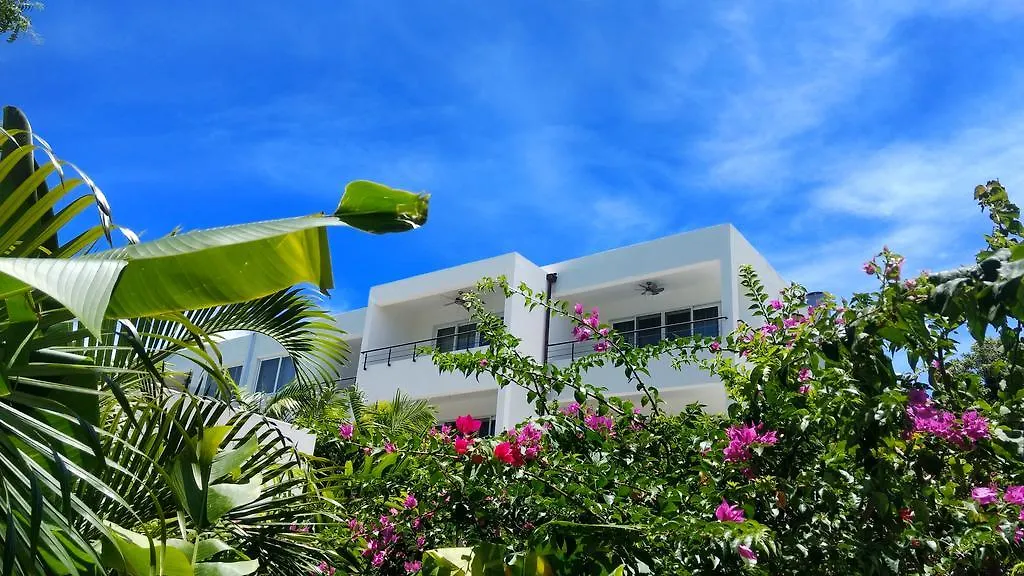 Instyle Residences At Infiniti Blu Sosúa Apartahotel